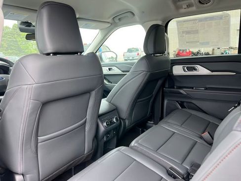 New 2026 Ford Explorer Active w/ Active Comfort Package AWD/4WD image 38