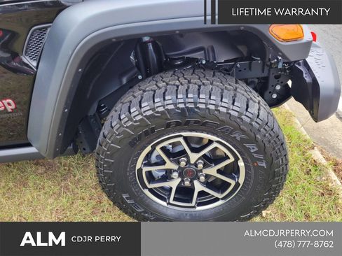 New 2025 Jeep Gladiator Rubicon w/ Convenience Group AWD/4WD image 16