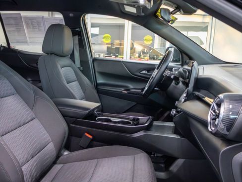 Used 2025 Chevrolet Equinox LT image 12