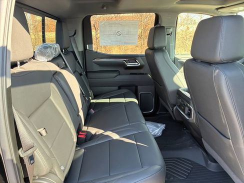 New 2026 Chevrolet Silverado 1500 LTZ w/ LTZ Premium Package AWD/4WD image 15