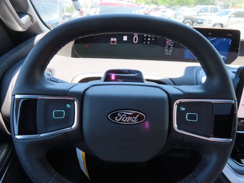New 2026 Ford Expedition Platinum w/ Stealth Appearance Package AWD/4WD image 12