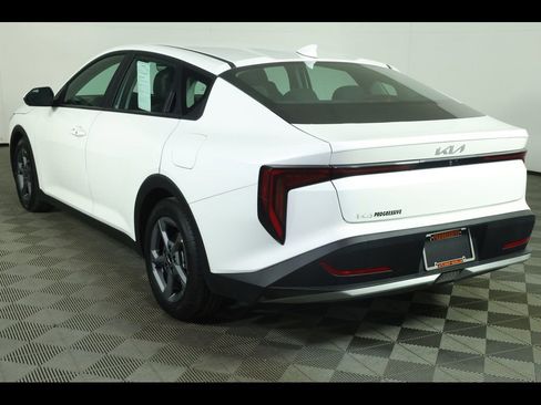 Used 2025 Kia K4 FWD image 13
