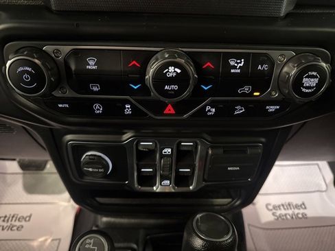 Used 2020 Jeep Wrangler Unlimited Sport image 16