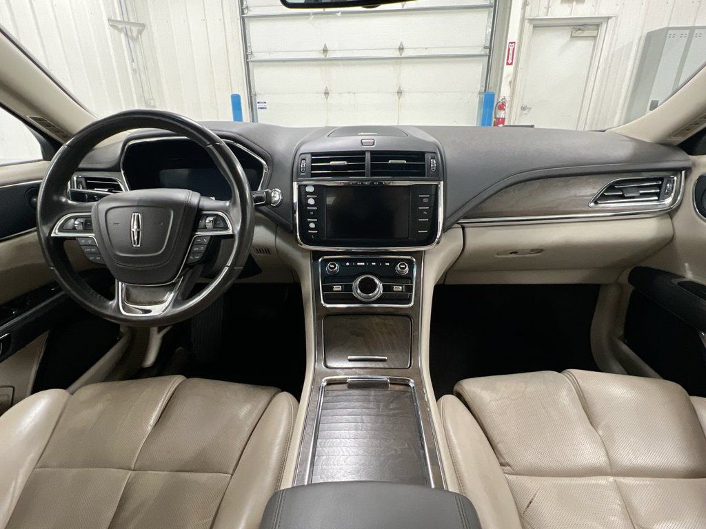 Used 2017 Lincoln Continental Select AWD/4WD image 10