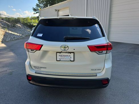 Used 2018 Toyota Highlander XLE w/ Protection Package #3 AWD/4WD image 4