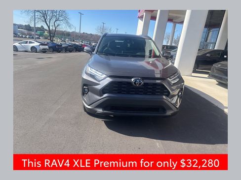 Used 2023 Toyota RAV4 XLE Premium image 1