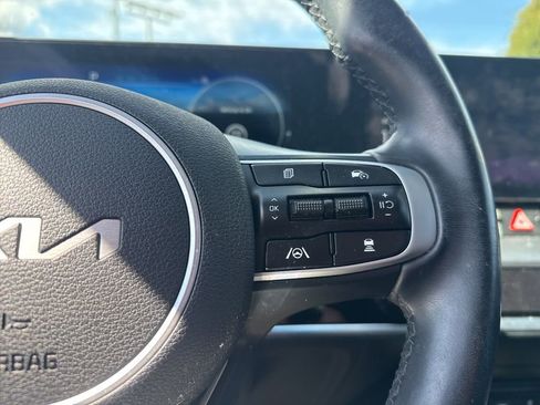 Used 2024 Kia Sportage SX image 8