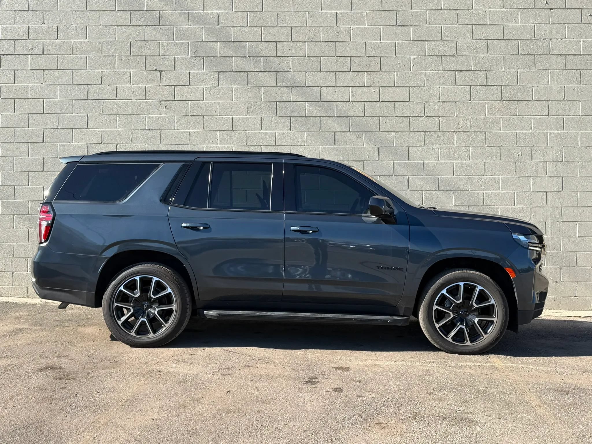 Used 2021 Chevrolet Tahoe RST w/ Rear Media and Nav Package AWD/4WD image 6