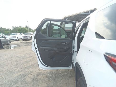 Used 2023 Chevrolet Traverse LT FWD image 29