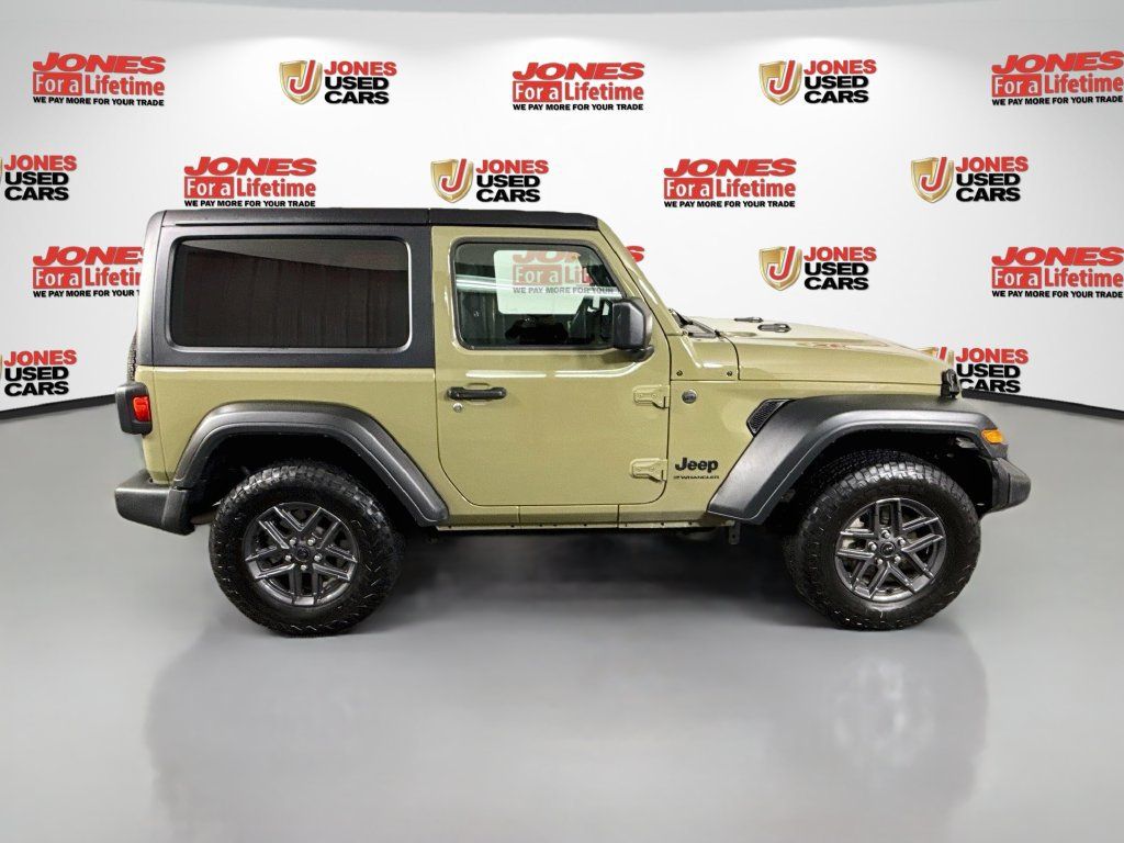 Used 2025 Jeep Wrangler Sport AWD/4WD image 16