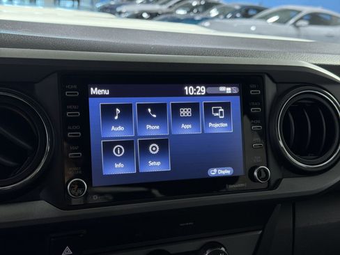 Used 2020 Toyota Tacoma TRD Sport AWD/4WD image 19