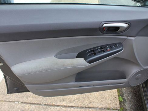 Used 2010 Honda Civic LX image 12
