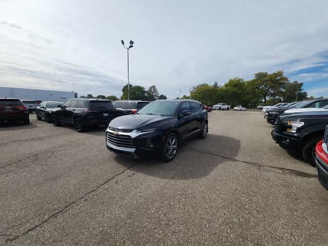 Used 2020 Chevrolet Blazer Premier w/ Driver Confidence II Package FWD image 3