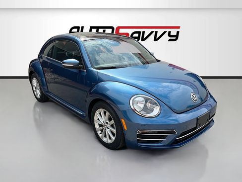 Used 2019 Volkswagen Beetle 2.0T SE FWD image 1
