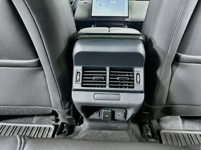 Used 2026 Land Rover Range Rover Evoque Dynamic SE AWD/4WD image 25