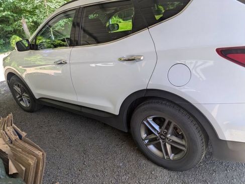 Used 2017 Hyundai Santa Fe Sport AWD/4WD image 2