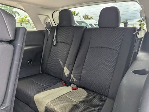 Used 2018 Dodge Journey SE image 18