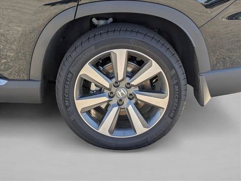 Used 2025 Honda Pilot Touring image 24