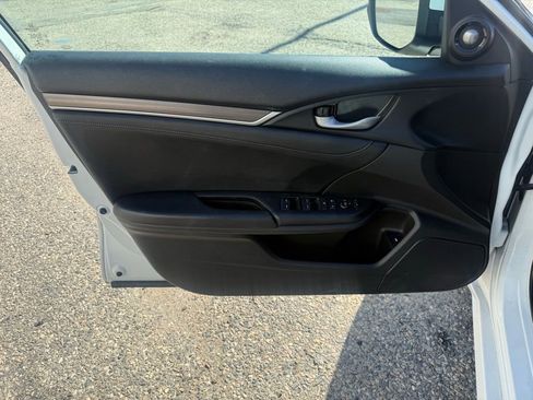 Used 2020 Honda Civic Touring image 10