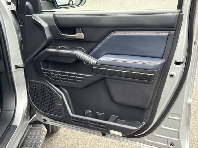 Used 2026 Toyota 4Runner Platinum AWD/4WD image 8