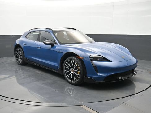 Certified 2022 Porsche Taycan Turbo S w/ Premium Package AWD/4WD image 22