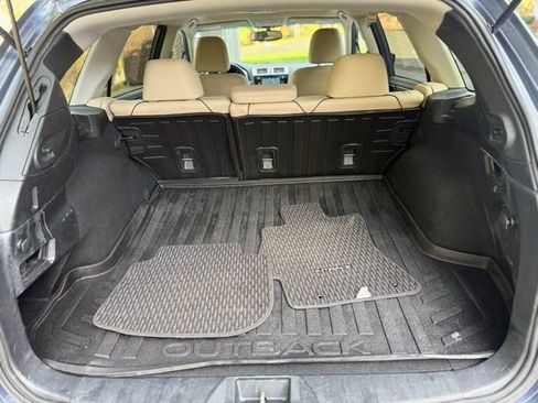 Used 2015 Subaru Outback 3.6R Limited image 29