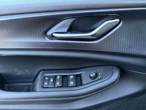 New 2025 Jeep Grand Cherokee L Laredo image 12