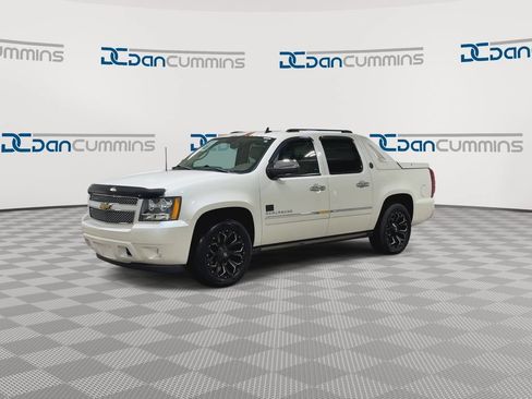 Used 2013 Chevrolet Avalanche LTZ AWD/4WD image 4