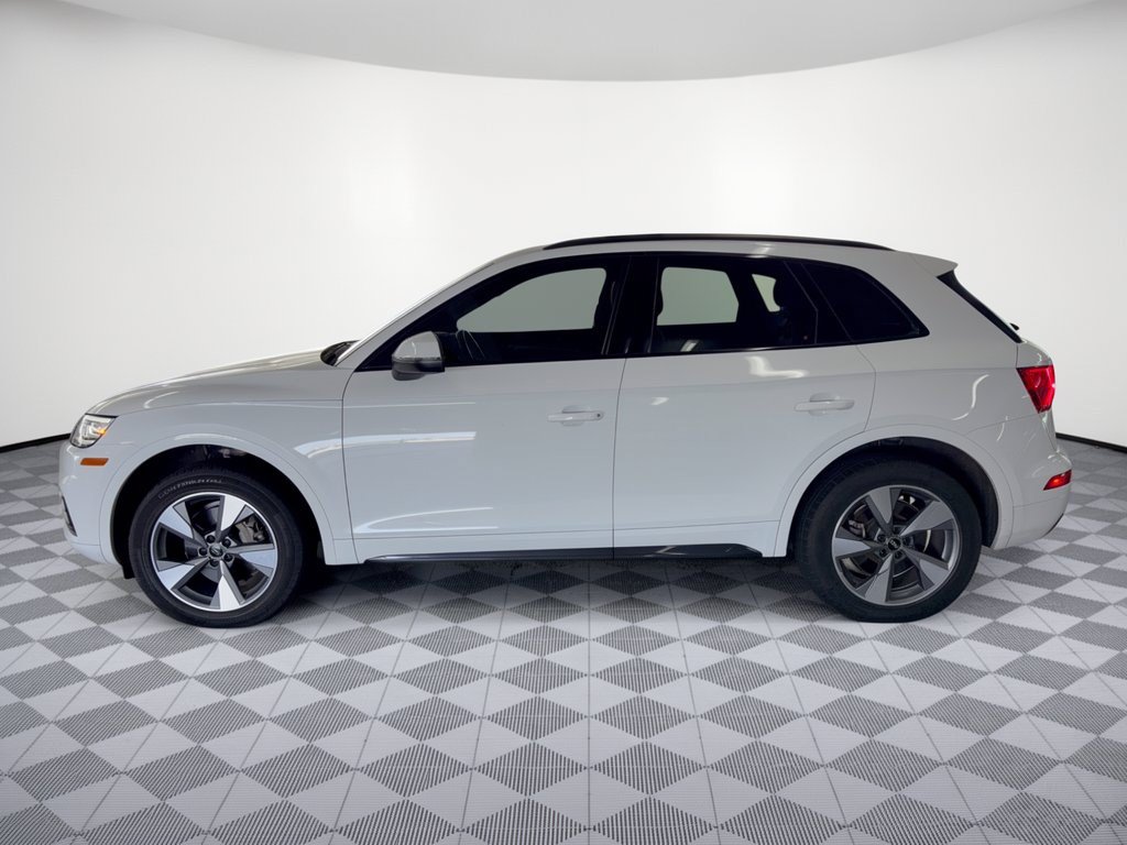 Used 2020 Audi Q5 2.0T Premium w/ Titanium Sport Package AWD/4WD image 2