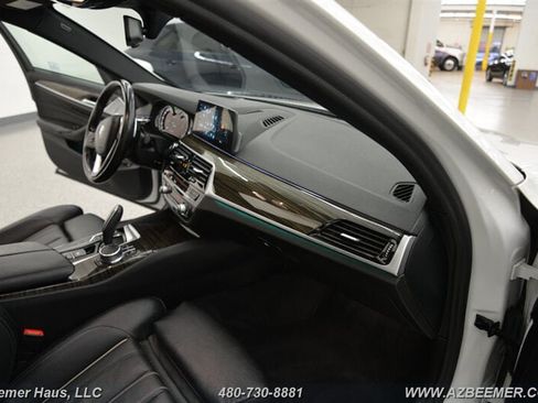 Used 2018 BMW 530e RWD image 25