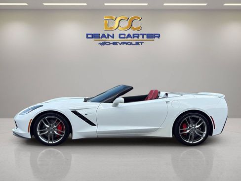Used 2018 Chevrolet Corvette Stingray Convertible RWD image 2
