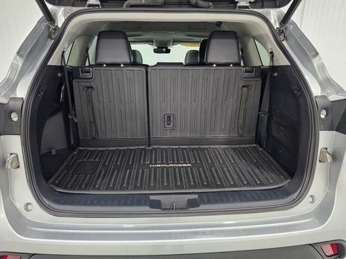Used 2022 Toyota Highlander XLE image 18