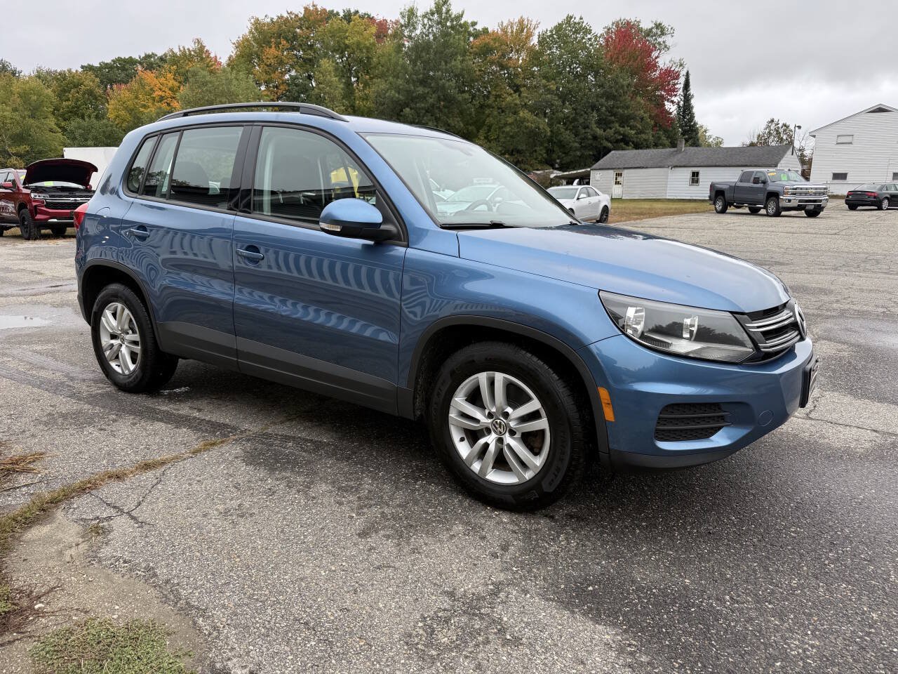 Used 2017 Volkswagen Tiguan S AWD/4WD image 3