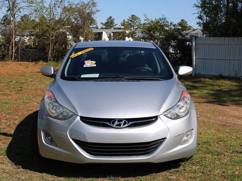 Used 2013 Hyundai Elantra GLS w/ Preferred Pkg image 2