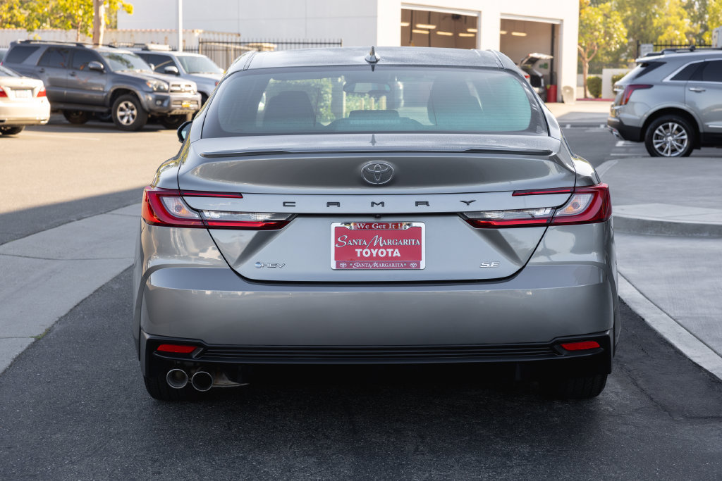 Certified 2025 Toyota Camry SE FWD image 6