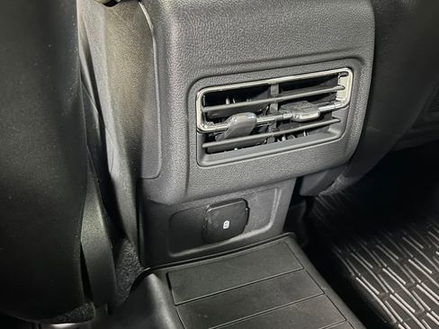 Used 2025 Lincoln Corsair AWD image 17