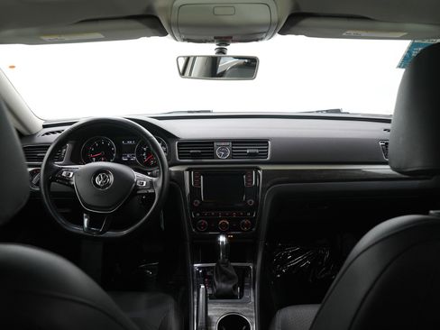 Used 2016 Volkswagen Passat 1.8T SE w/ Lighting Package (P06) image 13