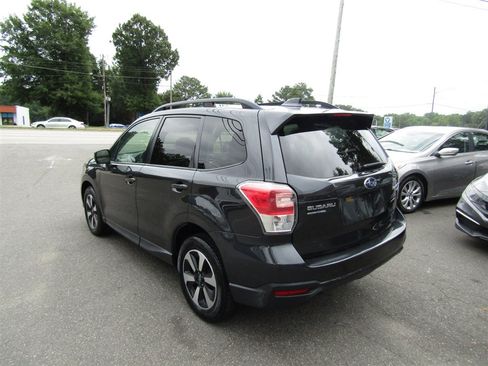 Used 2017 Subaru Forester 2.5i Premium w/ All-Weather Package AWD/4WD image 5