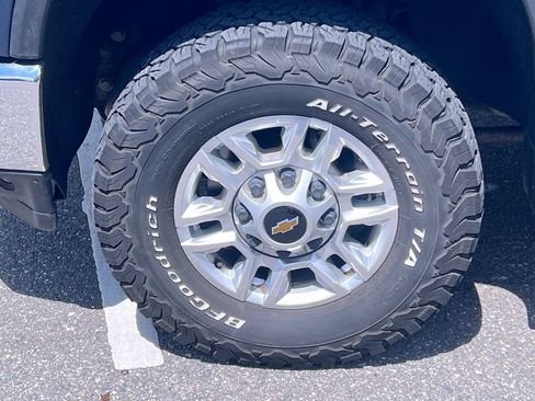 Used 2023 Chevrolet Silverado 2500 LT AWD/4WD image 6