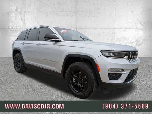 Used 2022 Jeep Grand Cherokee Limited image 1