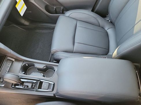 Used 2025 Subaru Ascent Bronze Edition image 22