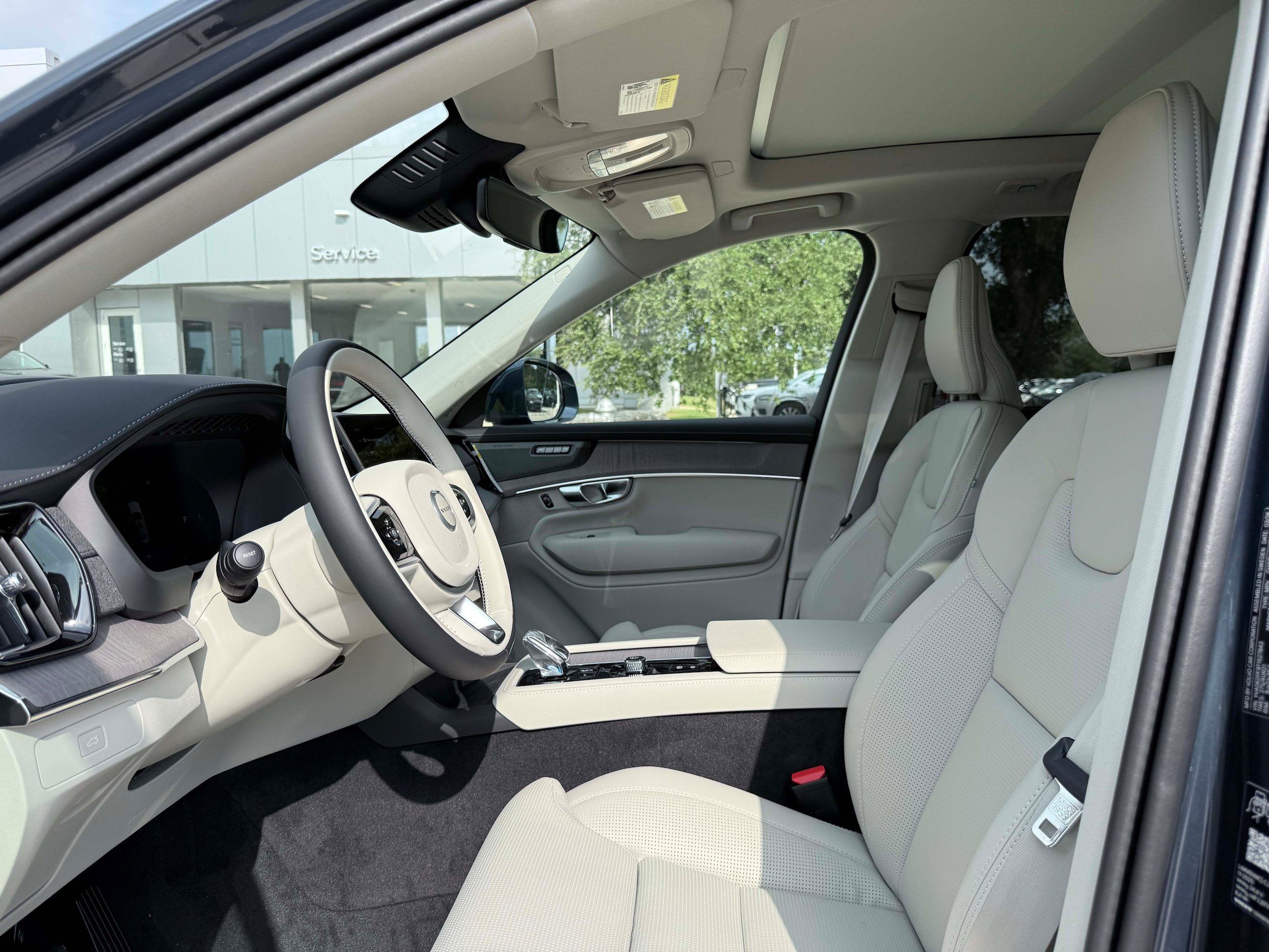 New 2026 Volvo XC90 B6 Ultra w/ Protection Package Premier AWD/4WD image 13