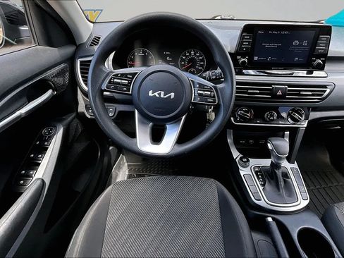 Used 2023 Kia Seltos LX AWD/4WD image 8