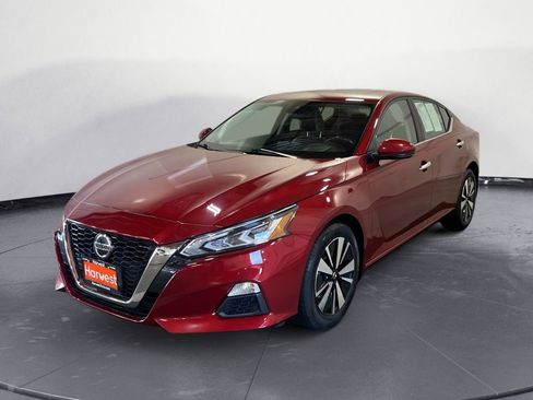 Used 2022 Nissan Altima 2.5 SV w/ SV Premium Package AWD/4WD image 1