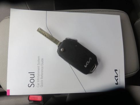 Used 2023 Kia Soul LX w/ LX Technology Package FWD image 35