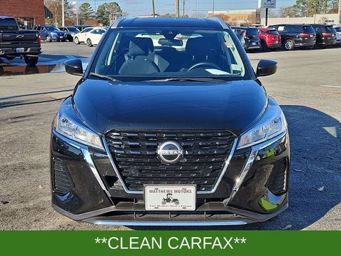 Used 2024 Nissan Kicks SV image 2