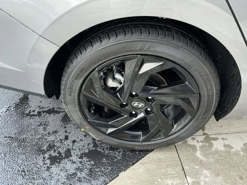 Used 2026 Hyundai Elantra Sport FWD image 5