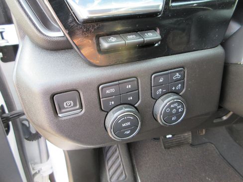 Certified 2024 Chevrolet Silverado 2500 High Country w/ High Country Premium Package AWD/4WD image 10