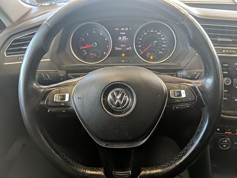 Used 2018 Volkswagen Tiguan SEL w/ 3rd Row Seat Package image 18