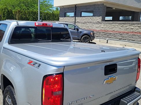 Used 2017 Chevrolet Colorado Z71 AWD/4WD image 27